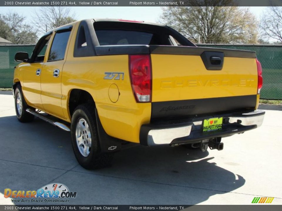 2003 Chevrolet Avalanche 1500 Z71 4x4 Yellow / Dark Charcoal Photo #5