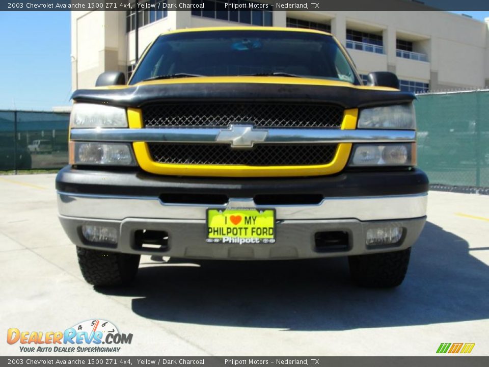 2003 Chevrolet Avalanche 1500 Z71 4x4 Yellow / Dark Charcoal Photo #9