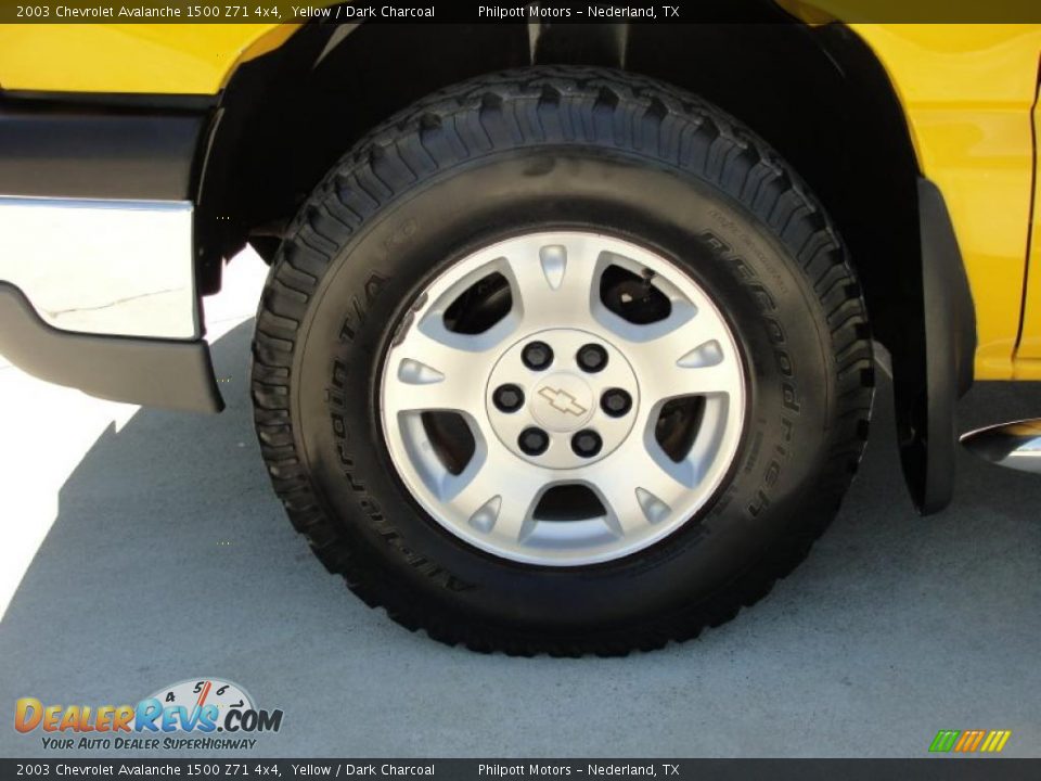 2003 Chevrolet Avalanche 1500 Z71 4x4 Yellow / Dark Charcoal Photo #12