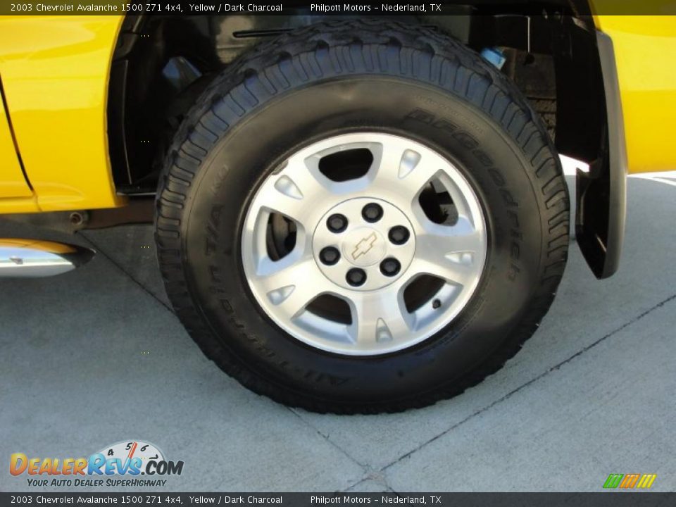 2003 Chevrolet Avalanche 1500 Z71 4x4 Yellow / Dark Charcoal Photo #13