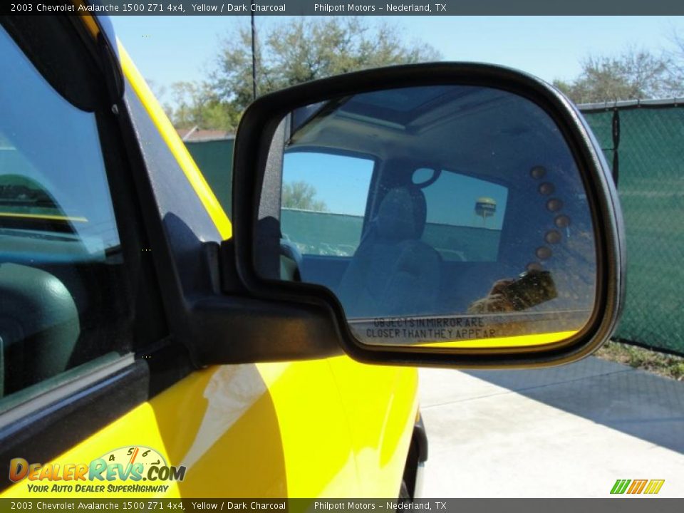 2003 Chevrolet Avalanche 1500 Z71 4x4 Yellow / Dark Charcoal Photo #18