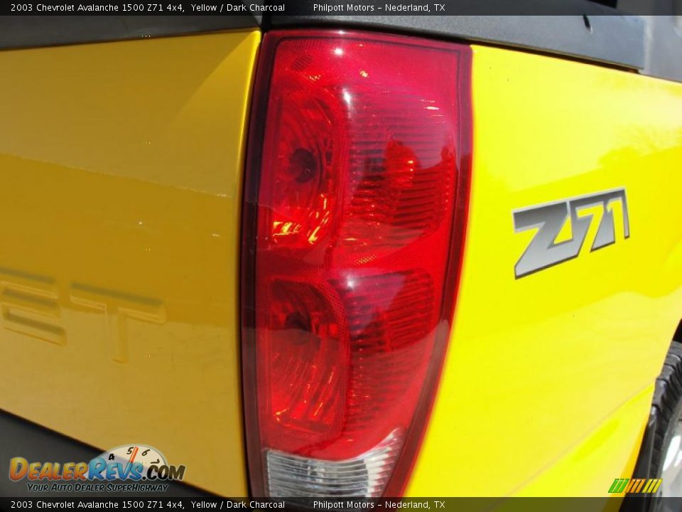 2003 Chevrolet Avalanche 1500 Z71 4x4 Yellow / Dark Charcoal Photo #22