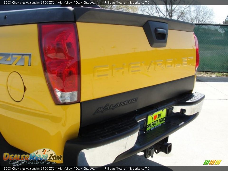 2003 Chevrolet Avalanche 1500 Z71 4x4 Yellow / Dark Charcoal Photo #24