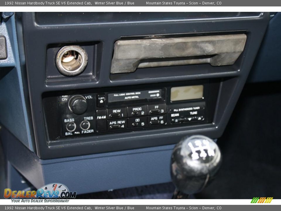 1992 Nissan Hardbody Truck SE V6 Extended Cab Winter Silver Blue / Blue Photo #17