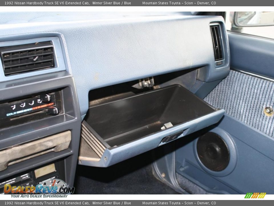 1992 Nissan Hardbody Truck SE V6 Extended Cab Winter Silver Blue / Blue Photo #21