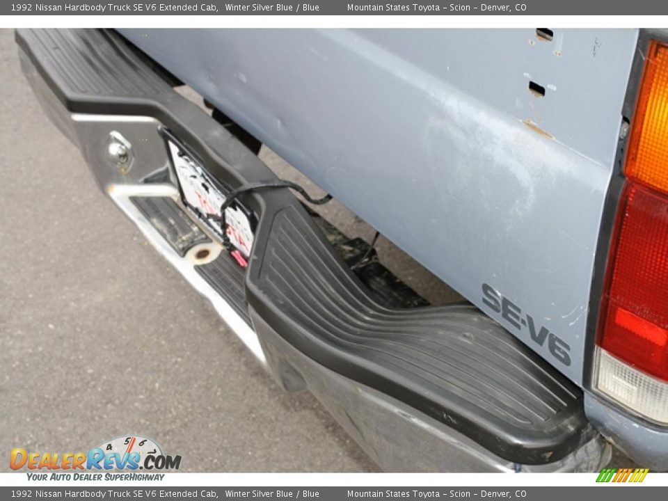 1992 Nissan Hardbody Truck SE V6 Extended Cab Winter Silver Blue / Blue Photo #25