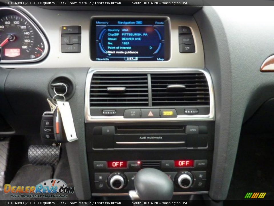 Controls of 2010 Audi Q7 3.0 TDI quattro Photo #18