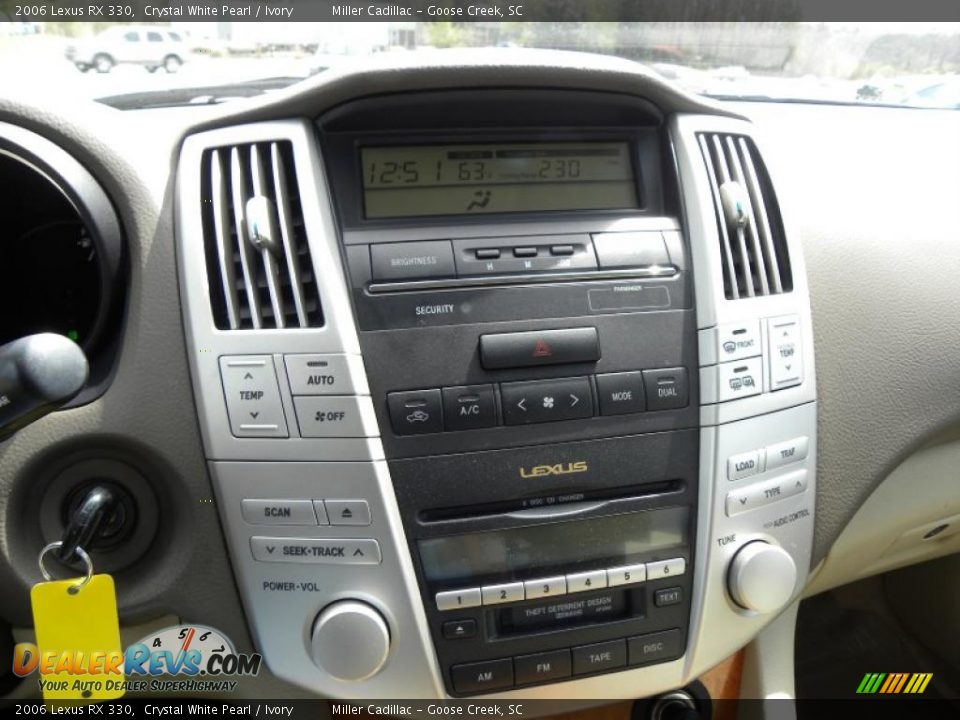 Controls of 2006 Lexus RX 330 Photo #22