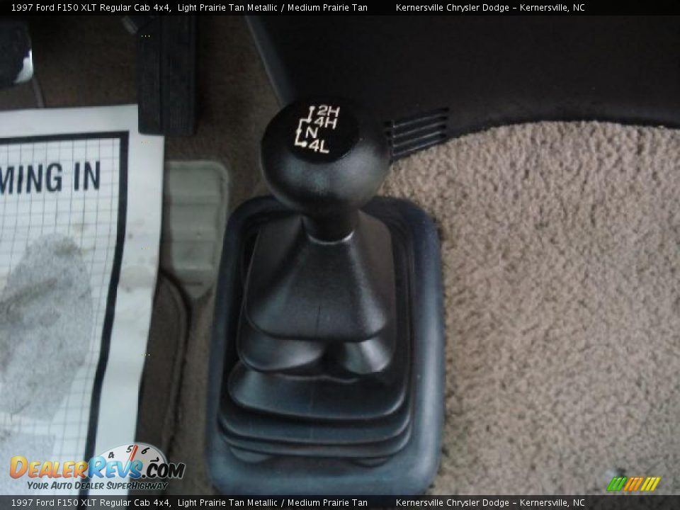 Controls of 1997 Ford F150 XLT Regular Cab 4x4 Photo #19