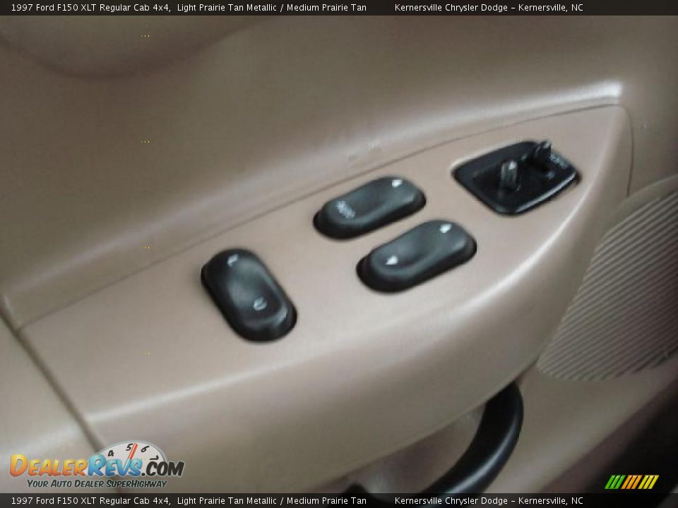 1997 Ford F150 XLT Regular Cab 4x4 Light Prairie Tan Metallic / Medium Prairie Tan Photo #22