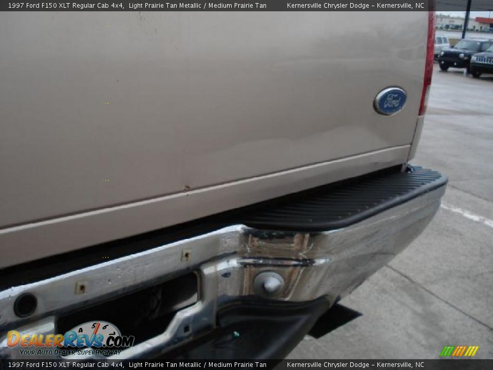 1997 Ford F150 XLT Regular Cab 4x4 Light Prairie Tan Metallic / Medium Prairie Tan Photo #30