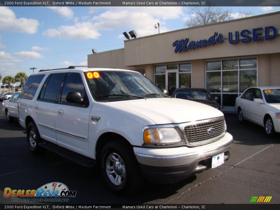 2000 Ford Expedition XLT Oxford White / Medium Parchment Photo #2