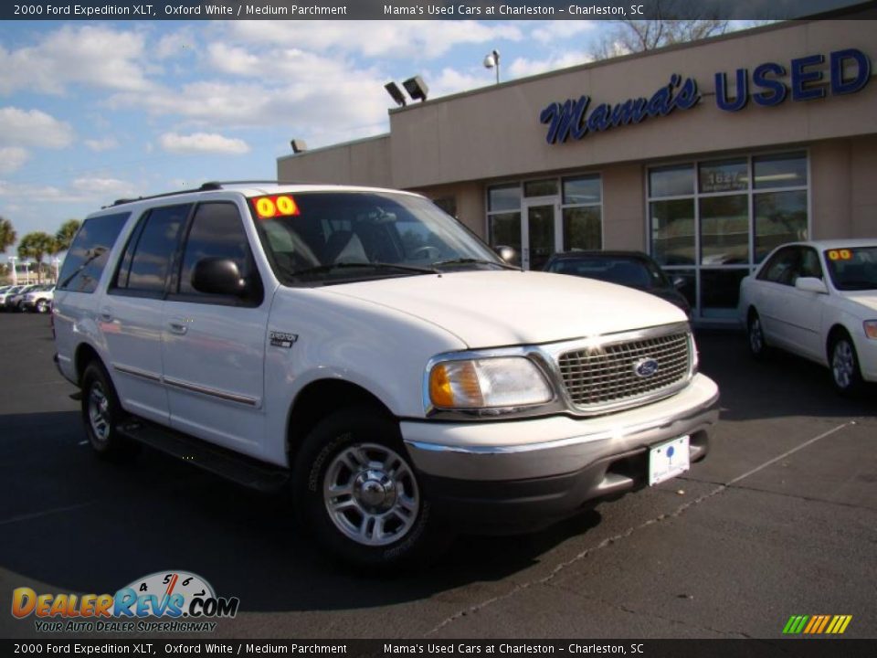 2000 Ford Expedition XLT Oxford White / Medium Parchment Photo #32