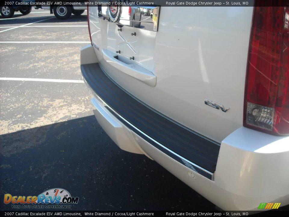 2007 Cadillac Escalade ESV AWD Limousine White Diamond / Cocoa/Light Cashmere Photo #17