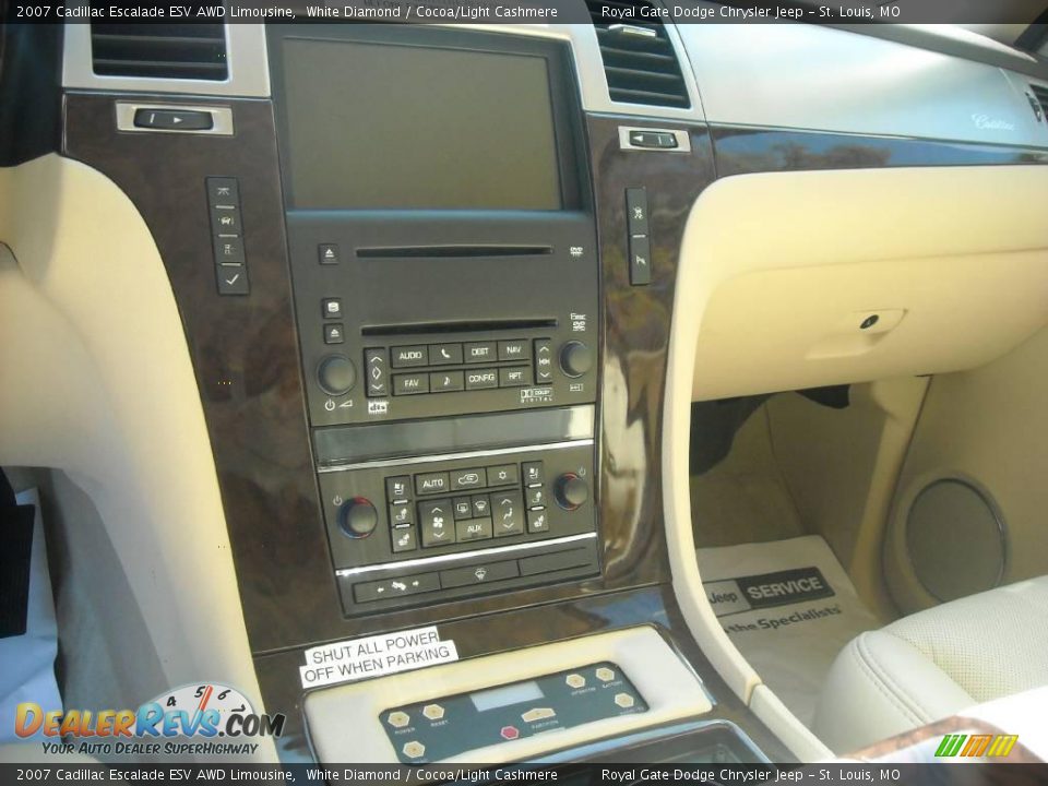 Controls of 2007 Cadillac Escalade ESV AWD Limousine Photo #28