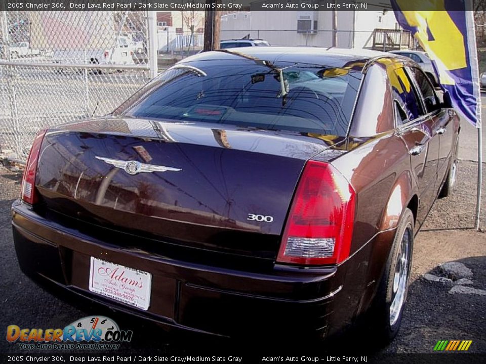 2005 Chrysler 300 Deep Lava Red Pearl / Dark Slate Gray/Medium Slate Gray Photo #4
