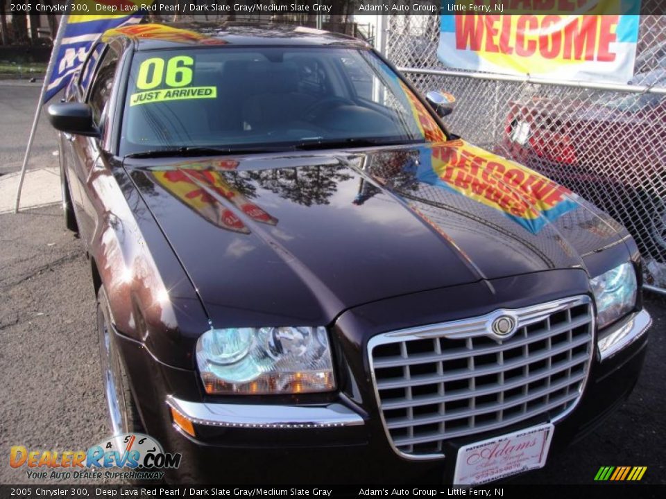 2005 Chrysler 300 Deep Lava Red Pearl / Dark Slate Gray/Medium Slate Gray Photo #23