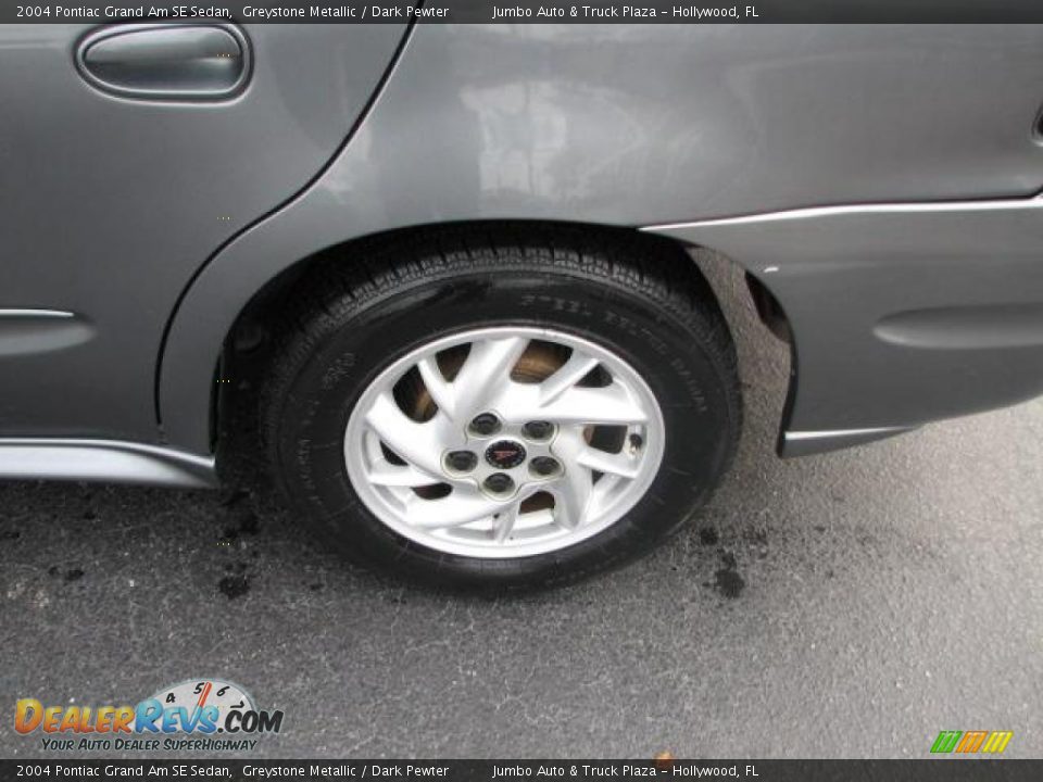 2004 Pontiac Grand Am SE Sedan Wheel Photo #19