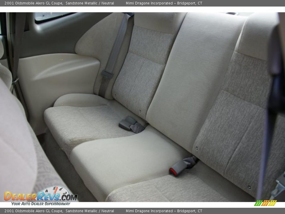 2001 Oldsmobile Alero GL Coupe Sandstone Metallic / Neutral Photo #10