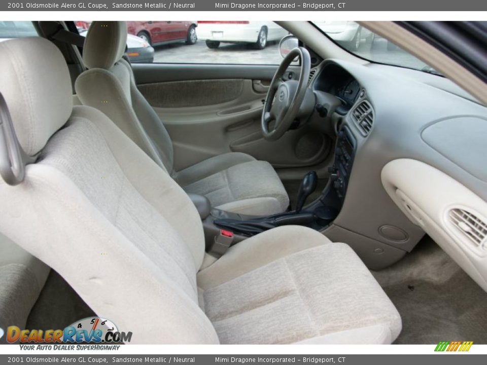 Neutral Interior - 2001 Oldsmobile Alero GL Coupe Photo #11