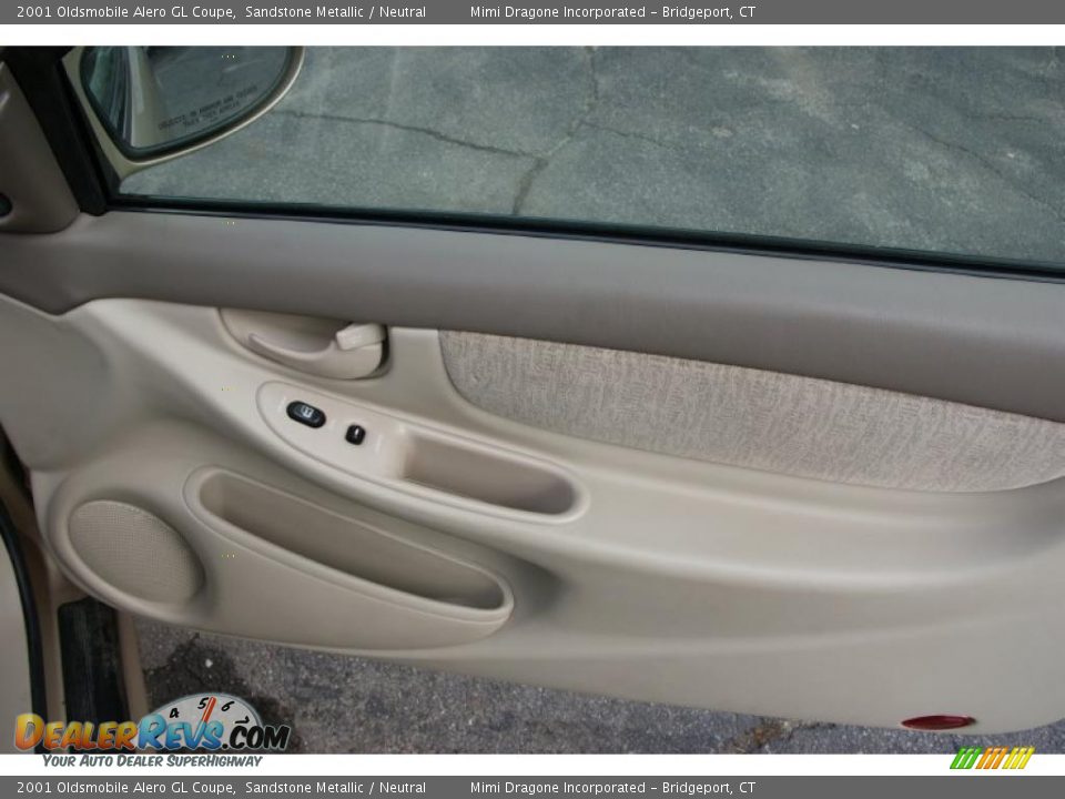 2001 Oldsmobile Alero GL Coupe Sandstone Metallic / Neutral Photo #13