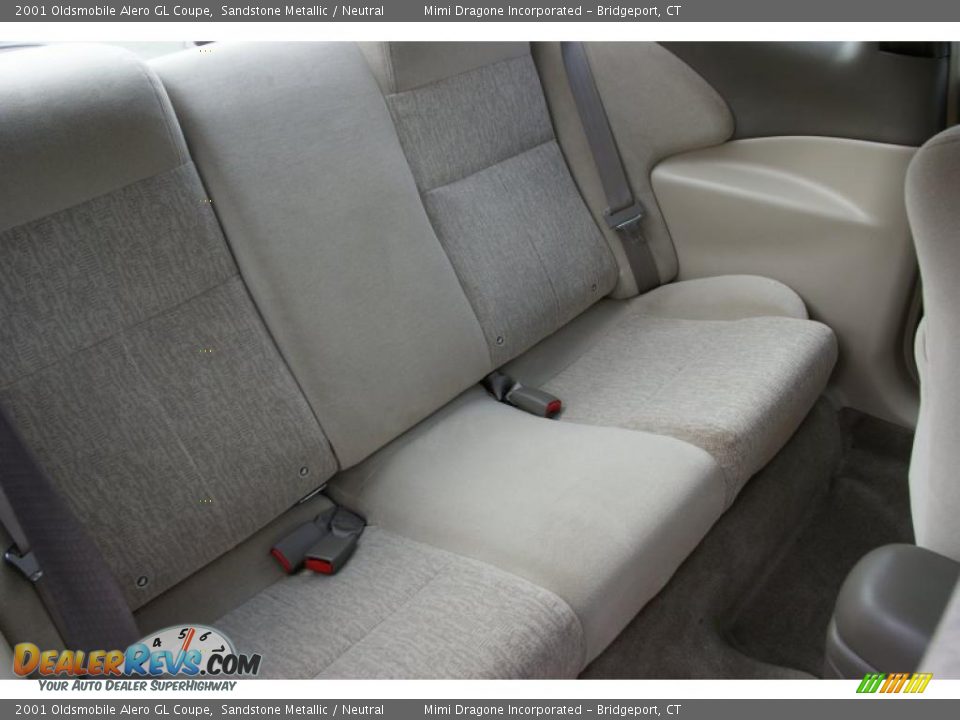 Neutral Interior - 2001 Oldsmobile Alero GL Coupe Photo #14