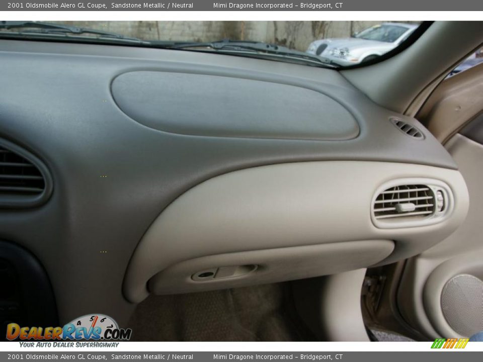 2001 Oldsmobile Alero GL Coupe Sandstone Metallic / Neutral Photo #16