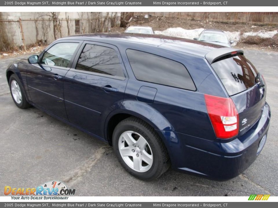 2005 Dodge Magnum SXT Midnight Blue Pearl / Dark Slate Gray/Light Graystone Photo #5