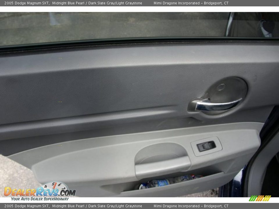 2005 Dodge Magnum SXT Midnight Blue Pearl / Dark Slate Gray/Light Graystone Photo #12