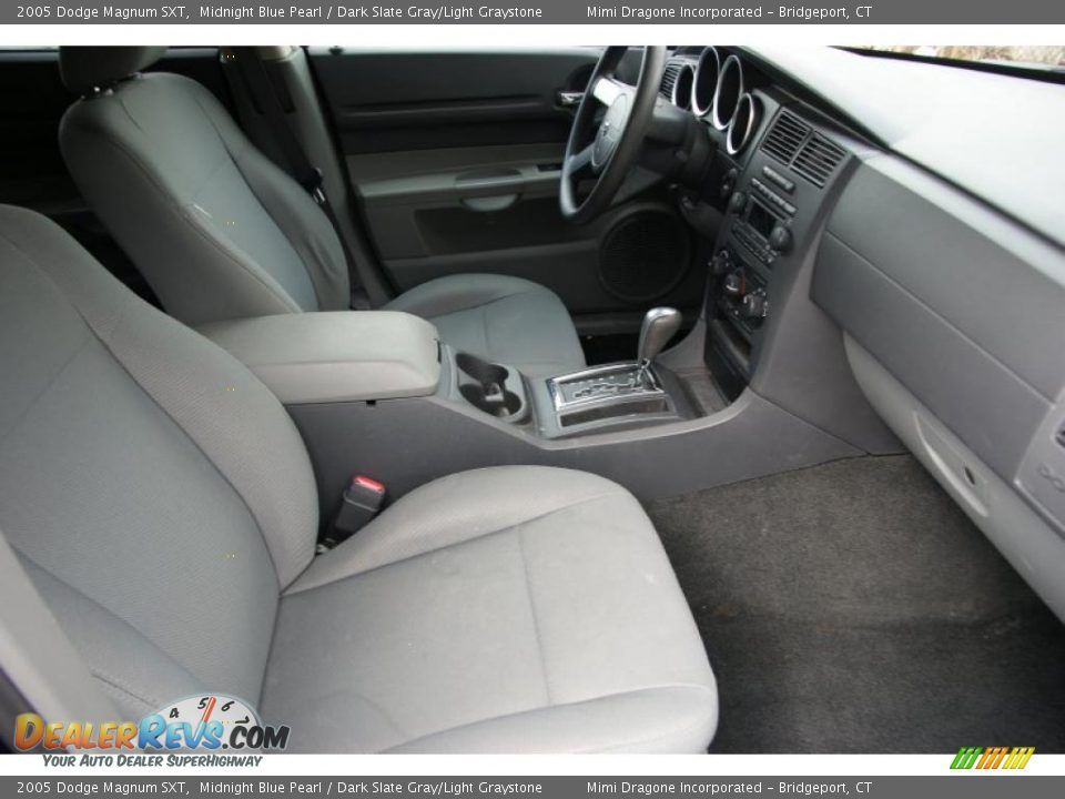 2005 Dodge Magnum SXT Midnight Blue Pearl / Dark Slate Gray/Light Graystone Photo #13