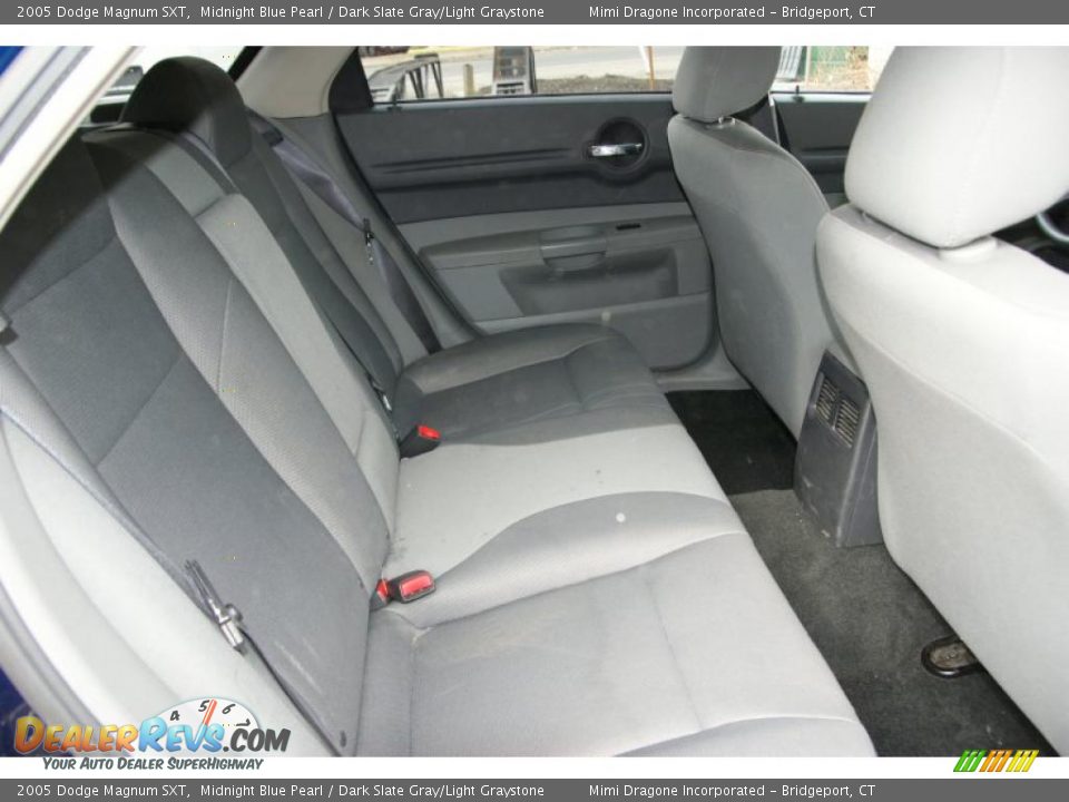 2005 Dodge Magnum SXT Midnight Blue Pearl / Dark Slate Gray/Light Graystone Photo #16