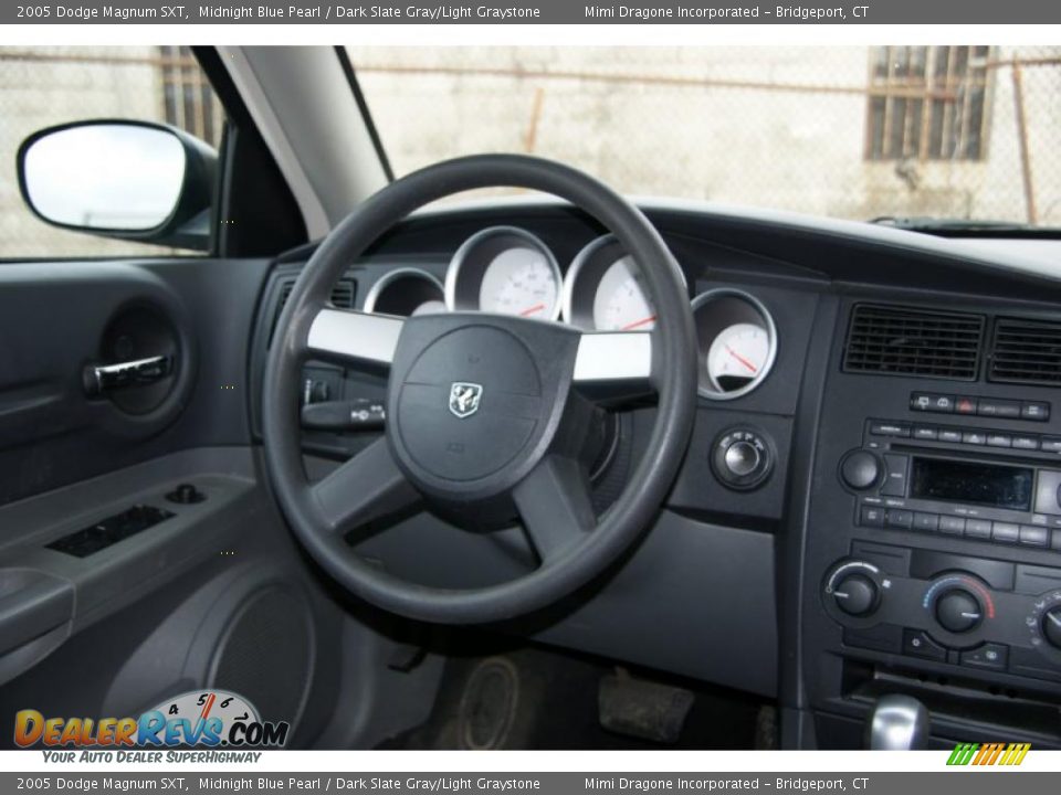 2005 Dodge Magnum SXT Midnight Blue Pearl / Dark Slate Gray/Light Graystone Photo #19