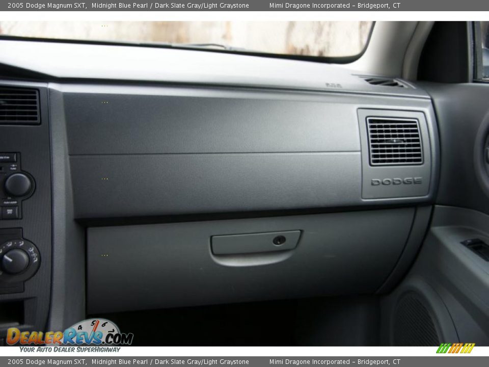 2005 Dodge Magnum SXT Midnight Blue Pearl / Dark Slate Gray/Light Graystone Photo #20