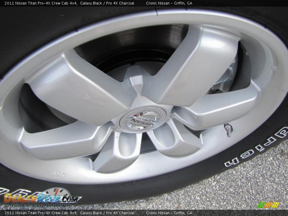 2011 Nissan Titan Pro-4X Crew Cab 4x4 Galaxy Black / Pro 4X Charcoal Photo #9