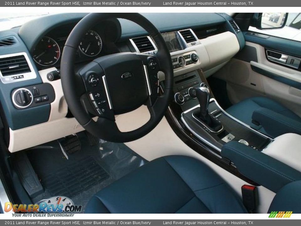 Dashboard of 2011 Land Rover Range Rover Sport HSE Photo #10