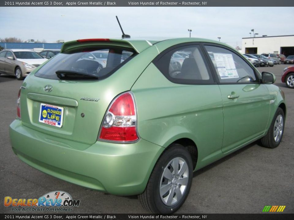 2011 Hyundai Accent GS 3 Door Apple Green Metallic / Black Photo #2