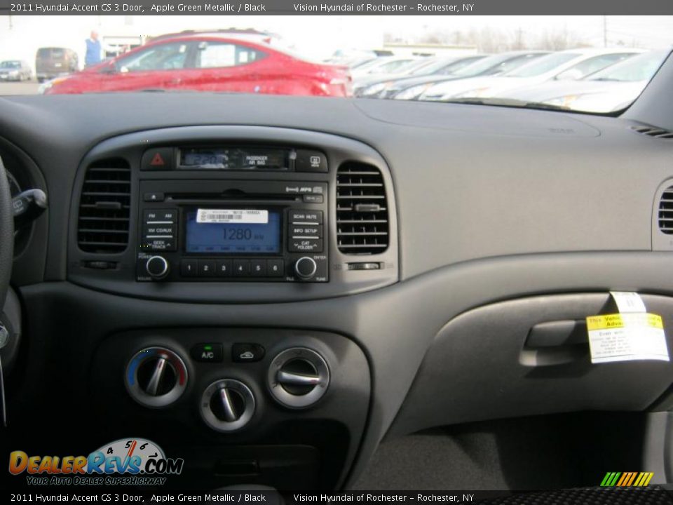 2011 Hyundai Accent GS 3 Door Apple Green Metallic / Black Photo #19