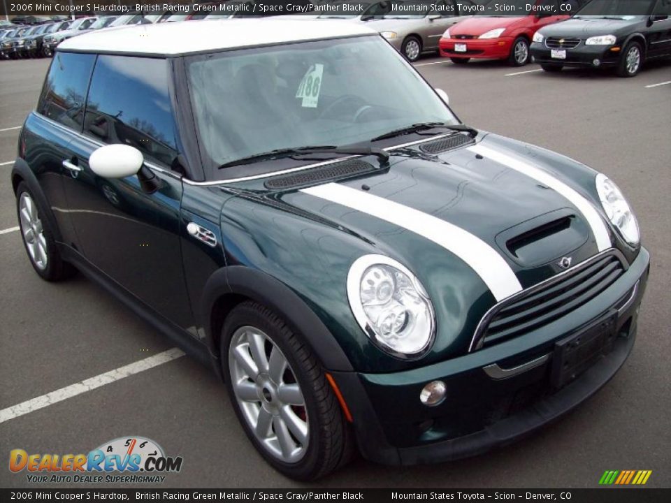 Front 3/4 View of 2006 Mini Cooper S Hardtop Photo #1