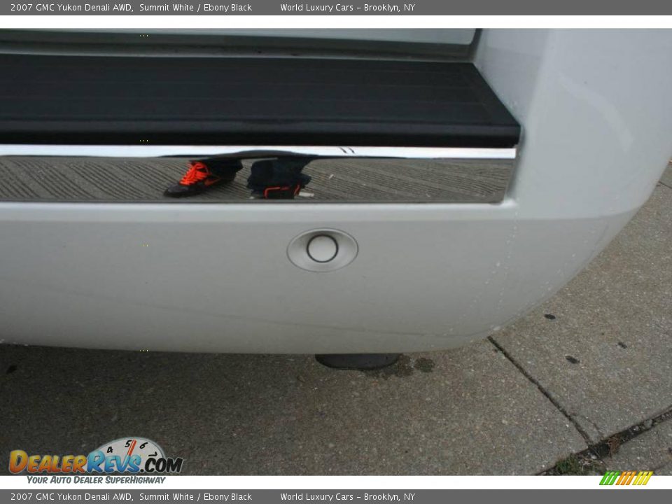 2007 GMC Yukon Denali AWD Summit White / Ebony Black Photo #7