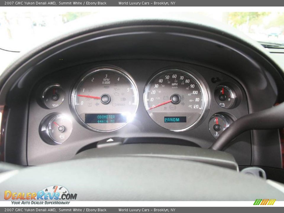2007 GMC Yukon Denali AWD Summit White / Ebony Black Photo #20