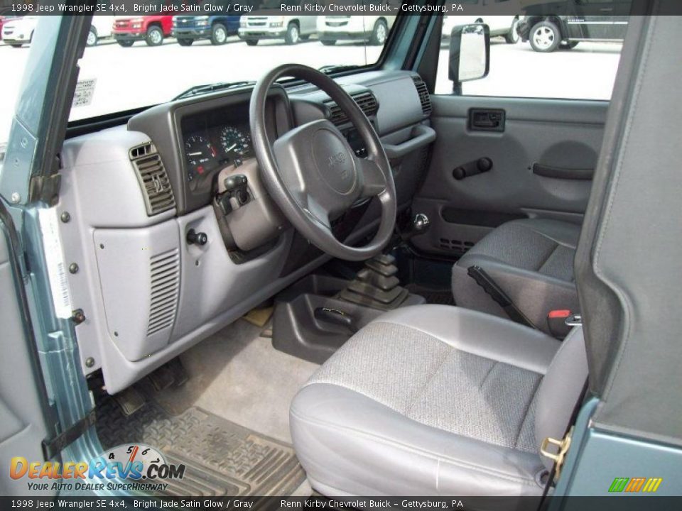 Gray Interior - 1998 Jeep Wrangler SE 4x4 Photo #17
