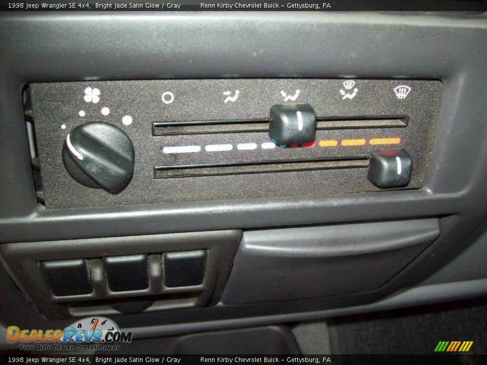 1998 Jeep Wrangler SE 4x4 Bright Jade Satin Glow / Gray Photo #20