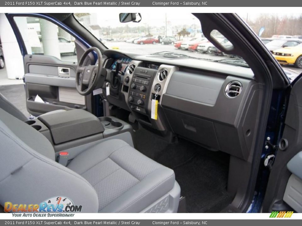 Dashboard of 2011 Ford F150 XLT SuperCab 4x4 Photo #13