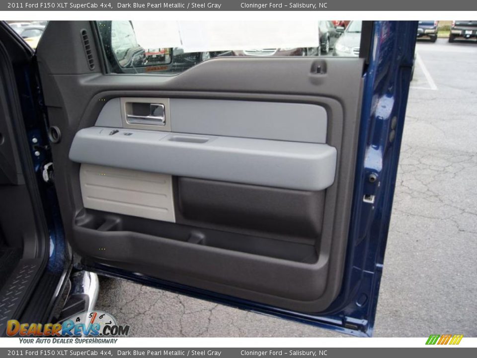 Door Panel of 2011 Ford F150 XLT SuperCab 4x4 Photo #14