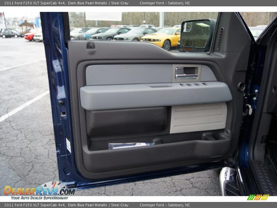 Door Panel of 2011 Ford F150 XLT SuperCab 4x4 Photo #21