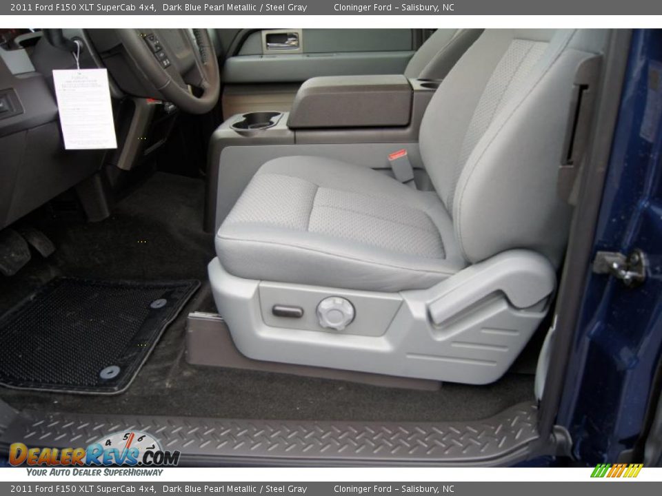 Steel Gray Interior - 2011 Ford F150 XLT SuperCab 4x4 Photo #22