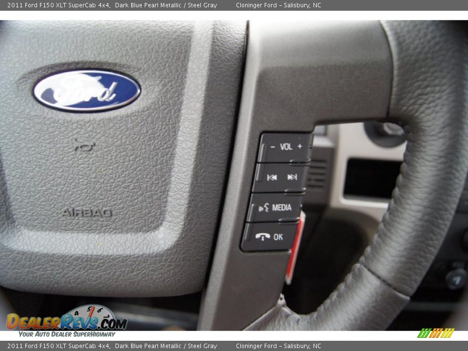 Controls of 2011 Ford F150 XLT SuperCab 4x4 Photo #27