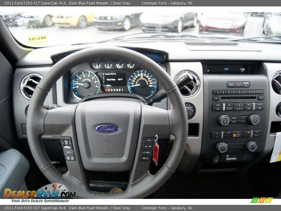 Dashboard of 2011 Ford F150 XLT SuperCab 4x4 Photo #28