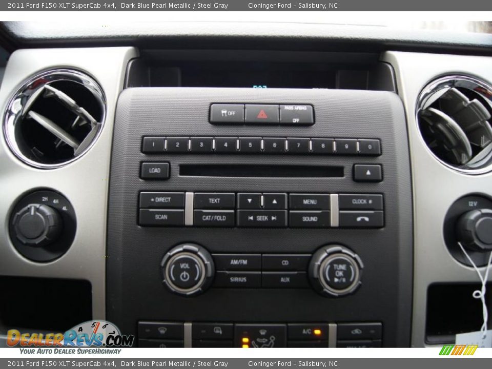 Controls of 2011 Ford F150 XLT SuperCab 4x4 Photo #31