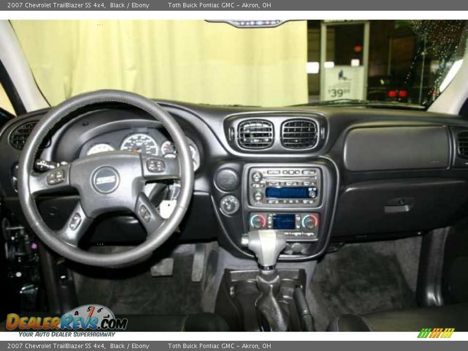 Dashboard of 2007 Chevrolet TrailBlazer SS 4x4 Photo #6